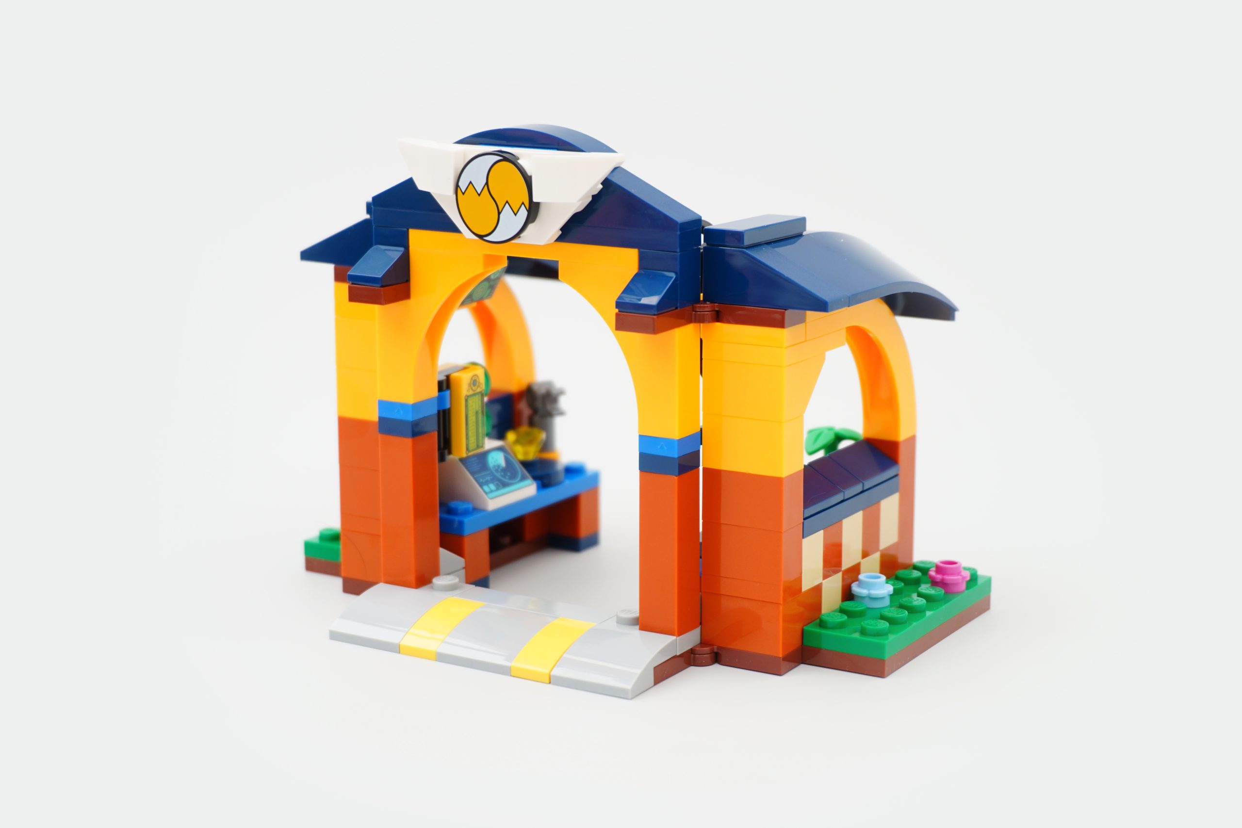 LEGO Sonic the Hedgehog 76991 Tails Workshop and Tornado Plane review 6 scaled