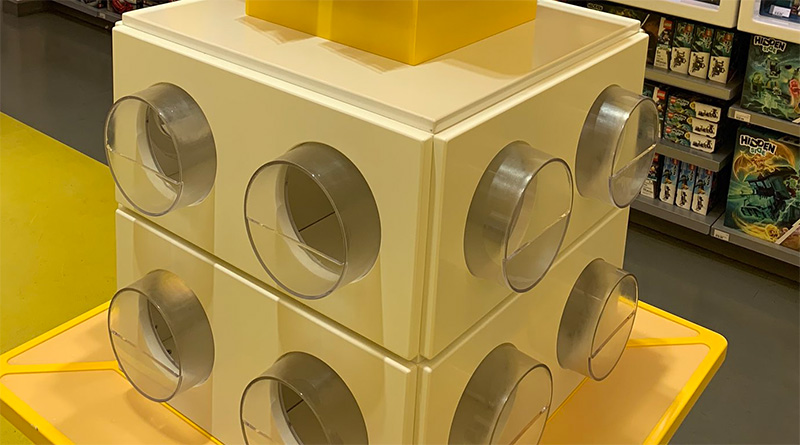LEGO Build-a-Minifigure closed at LEGO Stores in response to coronavirus