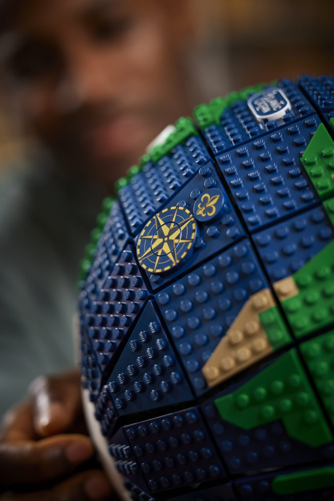 LEGO Ideas 21332 The Globe 13