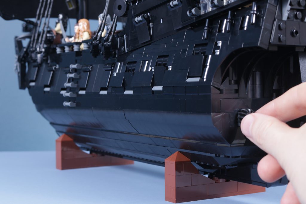 LEGO Icons 10365 Captain Jack Sparrows Pirate Ship review 12 1024x683