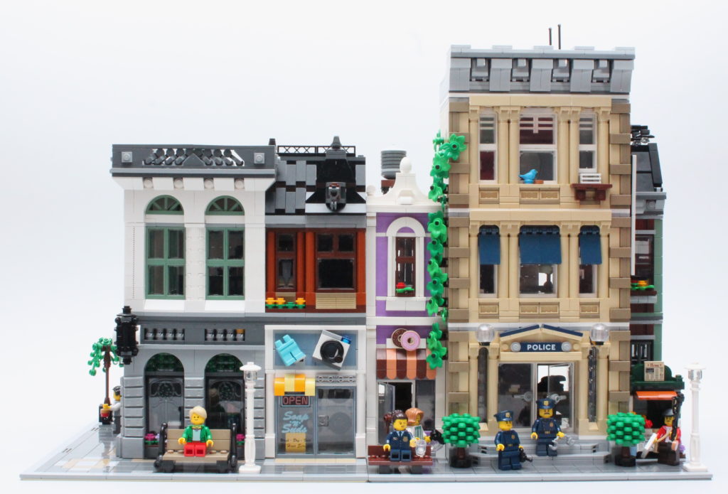 10278 Police Station 10251 Brick Bank 2