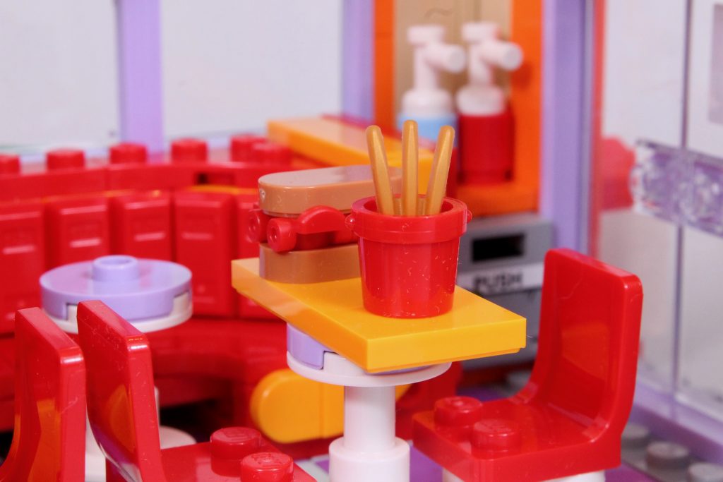 LEGO Icons 10352 The Simpsons Krusty Burger review 16 1024x683