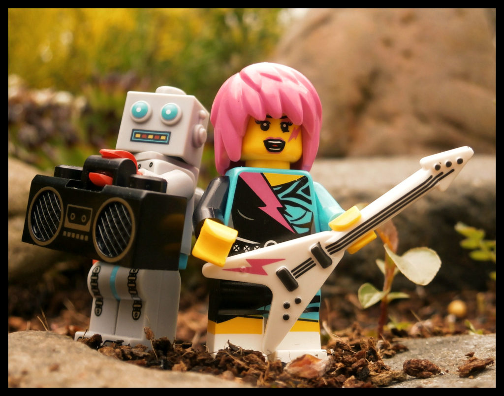 Brick Pic of the Day: Rockin' like a robot