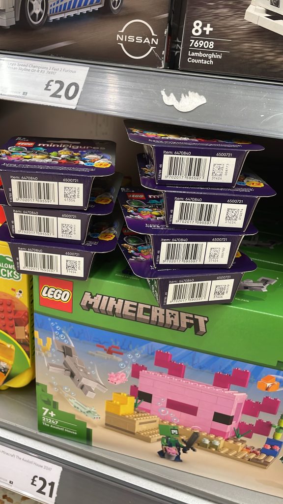 LEGO Minifigures 71046 Series 26 Space Morrisons 1 576x1024