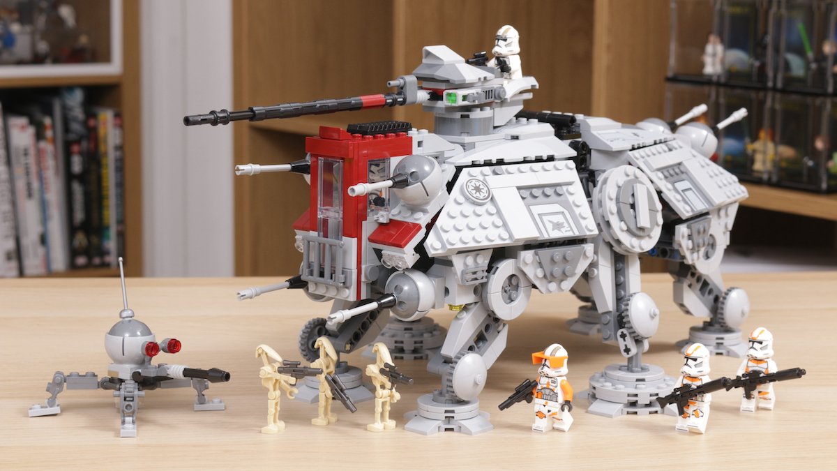 WATCH: LEGO Star Wars 75337 AT-TE Walker almost breaks a record
