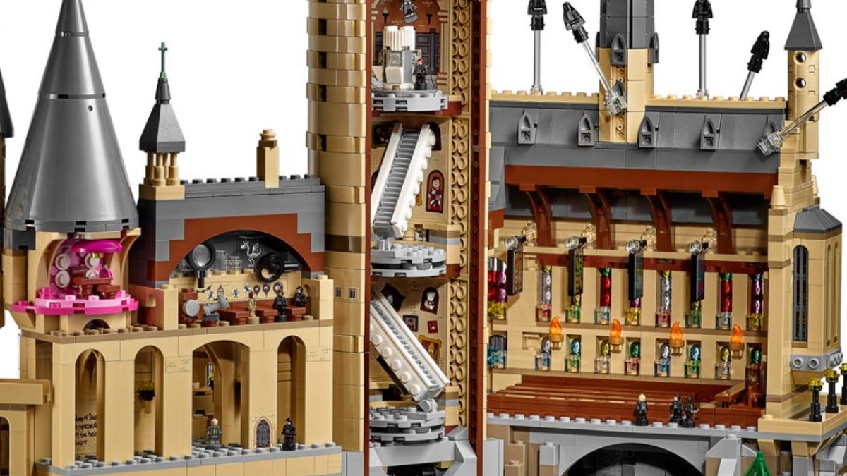LEGO Harry Potter Grand Staircase GWP rumoured for later in 2022