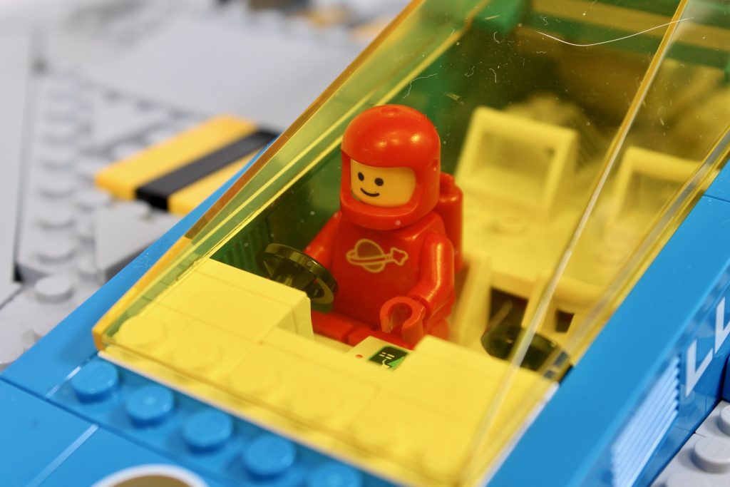 LEGO Icons 10497 Galaxy Explorer critique 7 1024x683