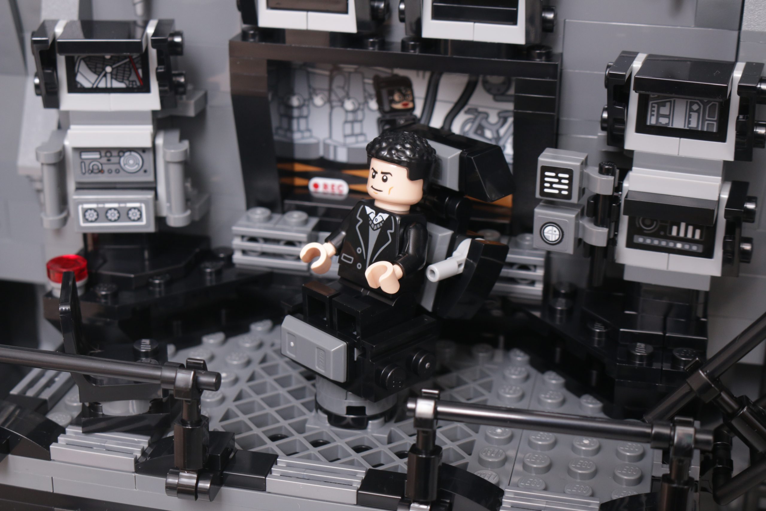 LEGO Batman 76252 Batcave – Shadow Box review 37 scaled