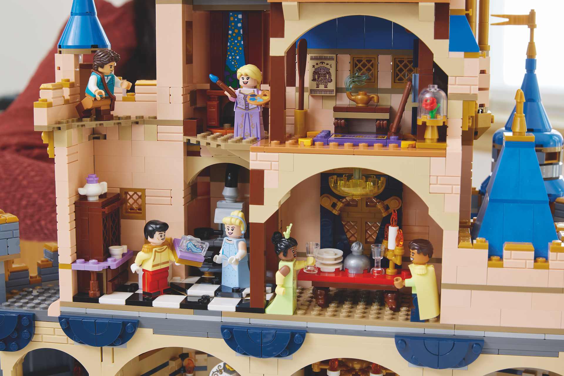 LEGO Disney 100th anniversary 43222 Disney Castle 41