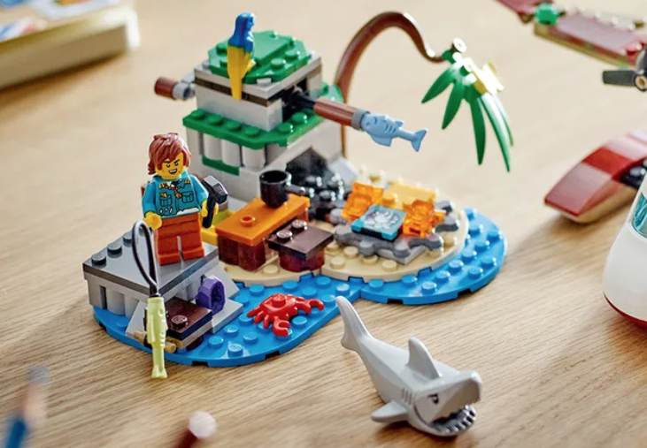 LEGO City 60693 Survivor Island Seaplane 3
