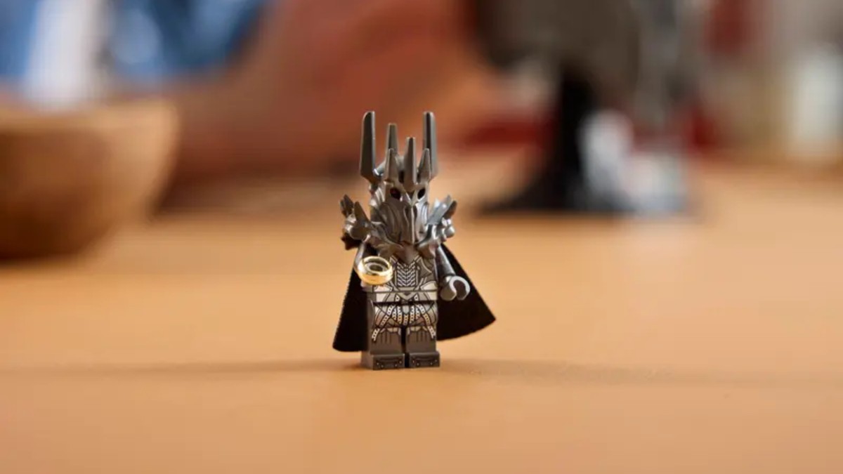 LEGO Sauron's power spreads beyond his flagship Barad-dûr
