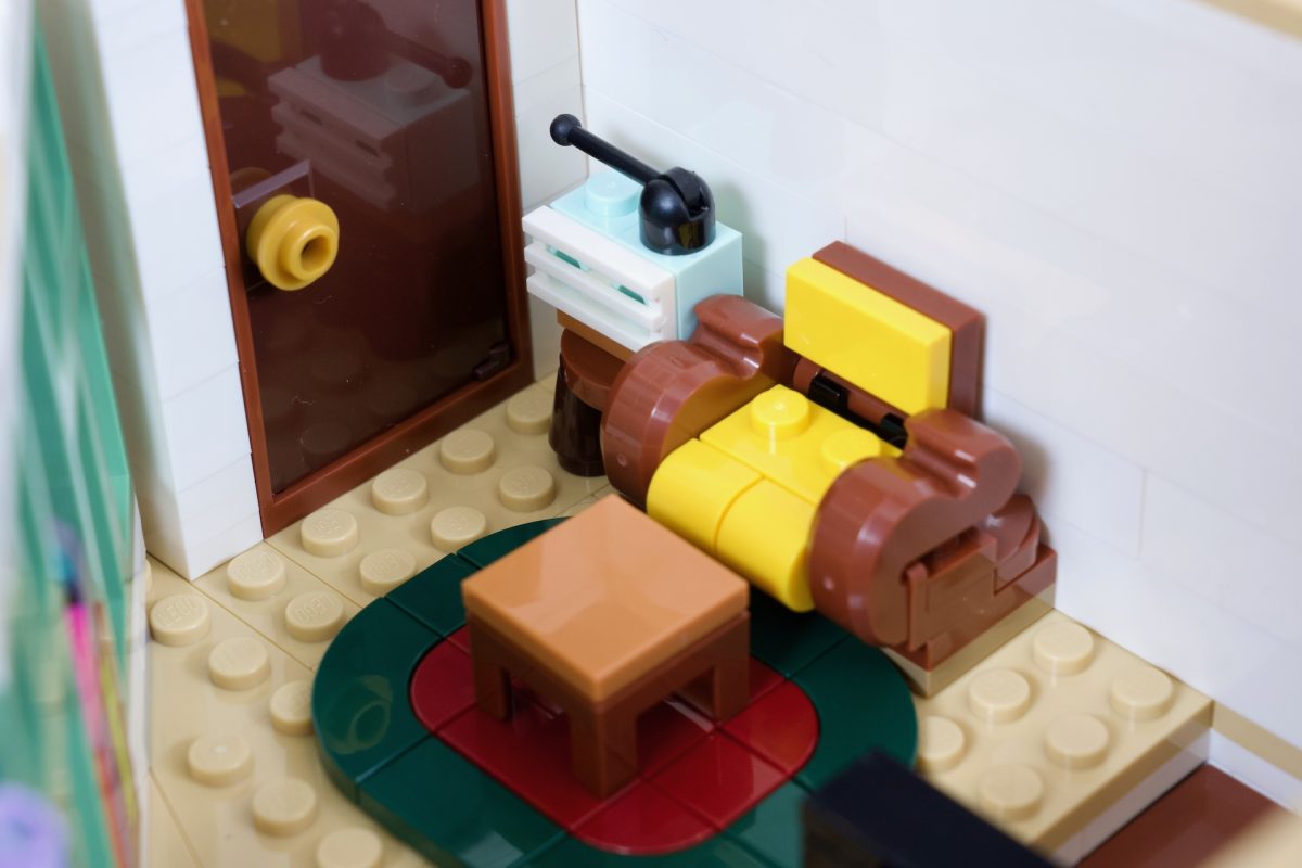 LEGO Icons 11371 Shopping Street review 33 1200x800