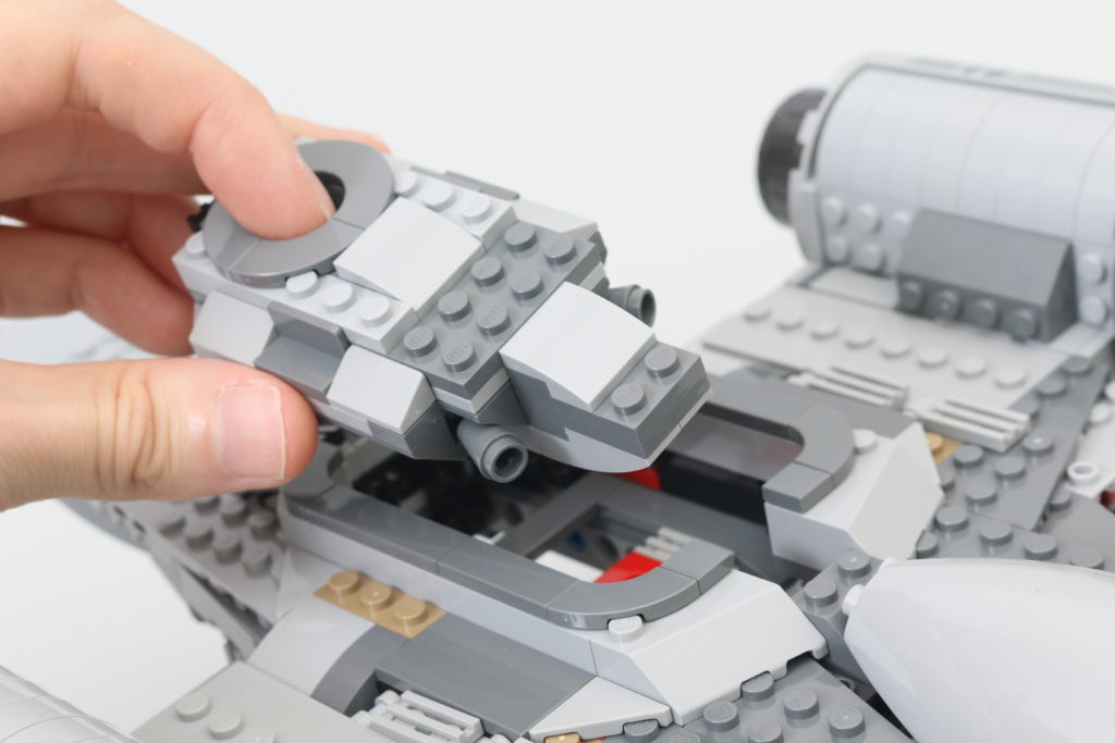 LEGO Star Wars 75292 The Mandalorian Bounty Hunter Transport The Razor Crest review 18