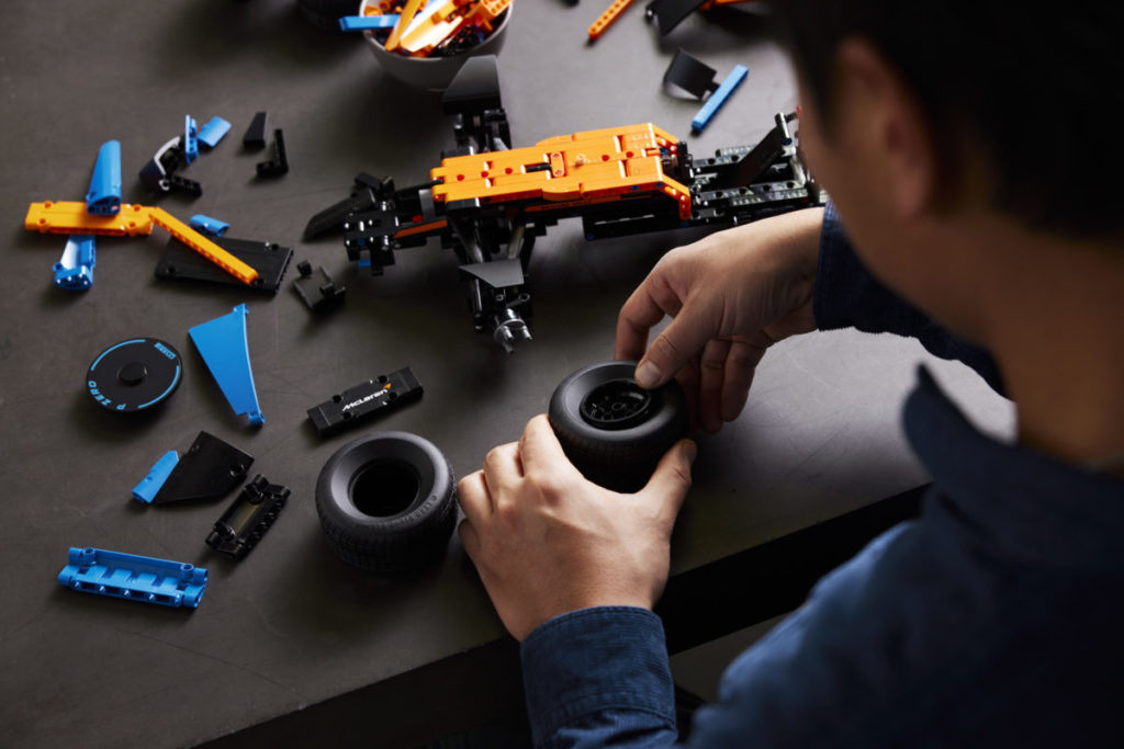 LEGO Technic 42141 McLaren Formula 1 Race Car 14 1024x683