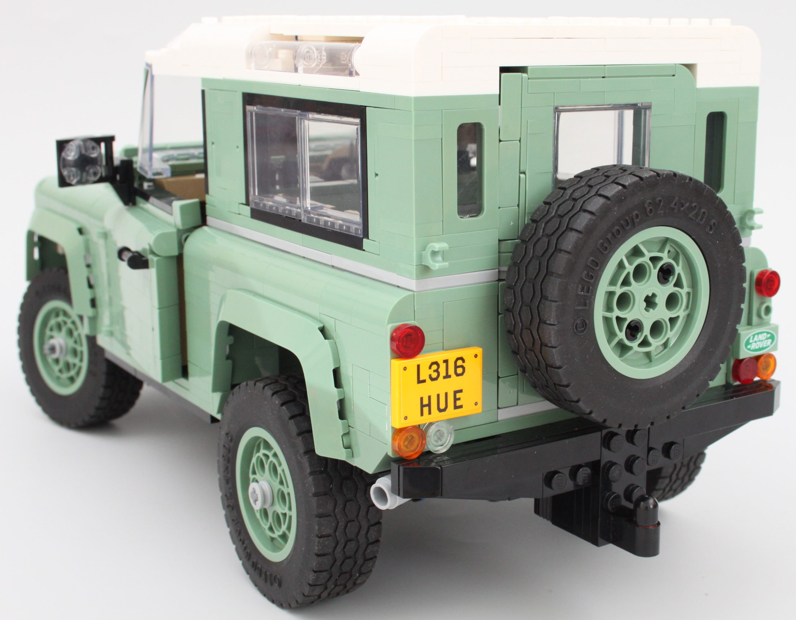 LEGO ICONS 10317 Land Rover Classic Defender 90 review 1 scaled