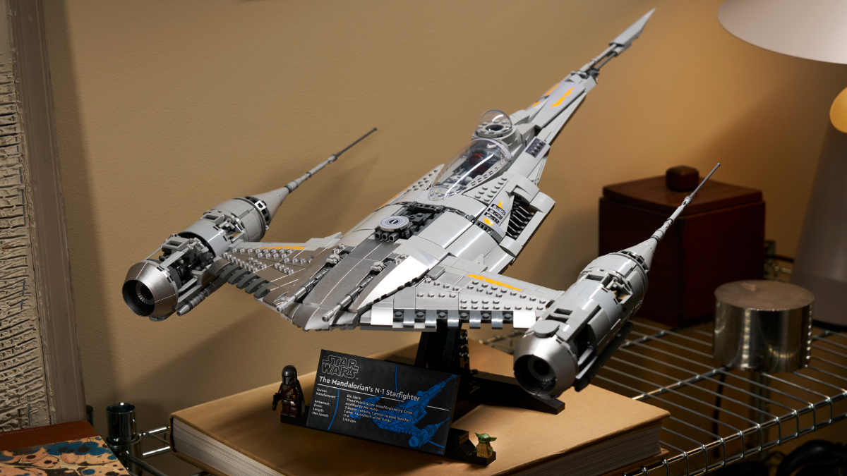 LEGO Star Wars N-1 Starfighter’s wings require help from an external 'force'