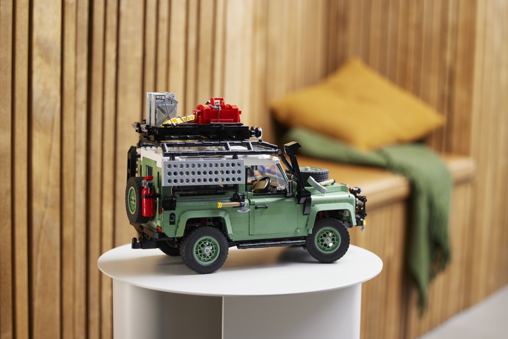 LEGO Icons 10317 Land Rover Classic Defender 90 19 1024x683