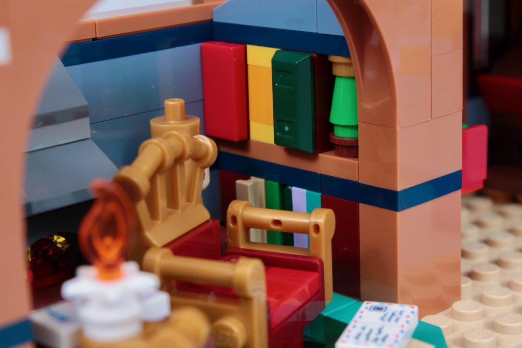 LEGO Winter Village 10339 Santas Post Office review 13 1024x683