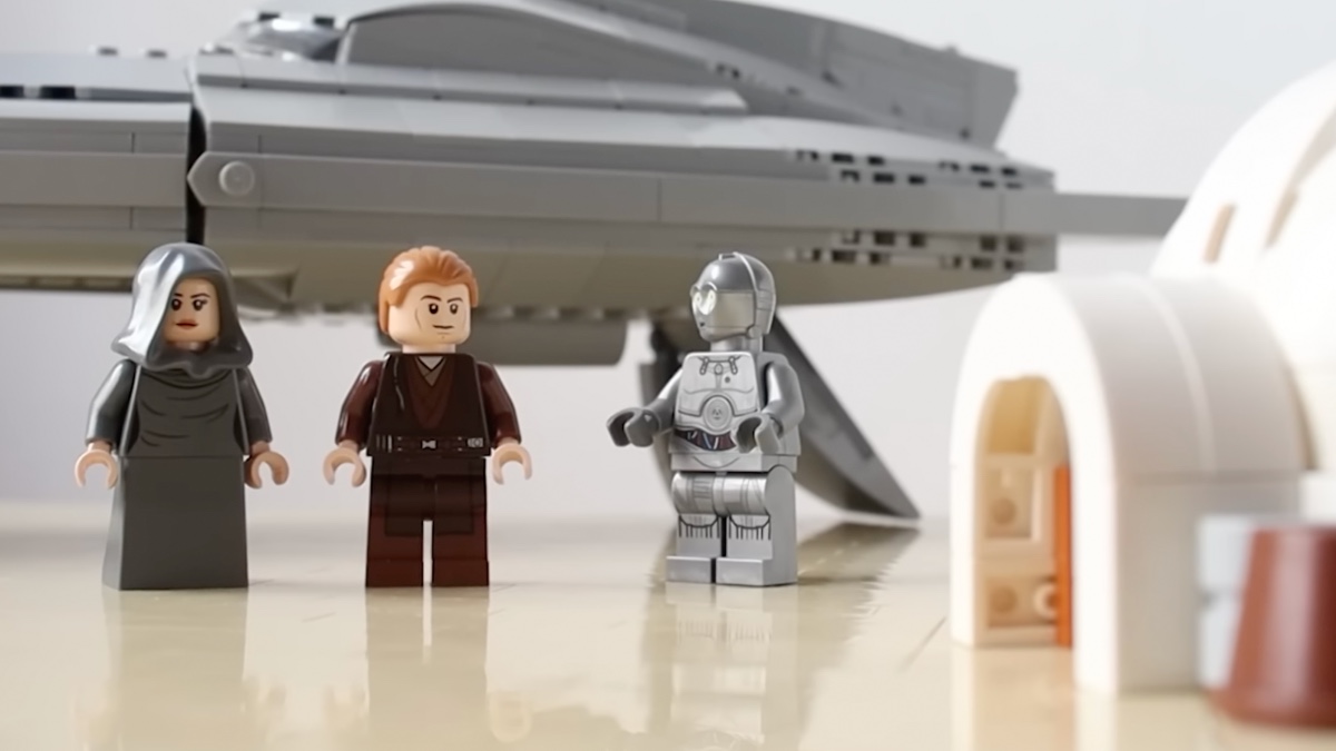This custom LEGO Star Wars build has somehow never been an official set