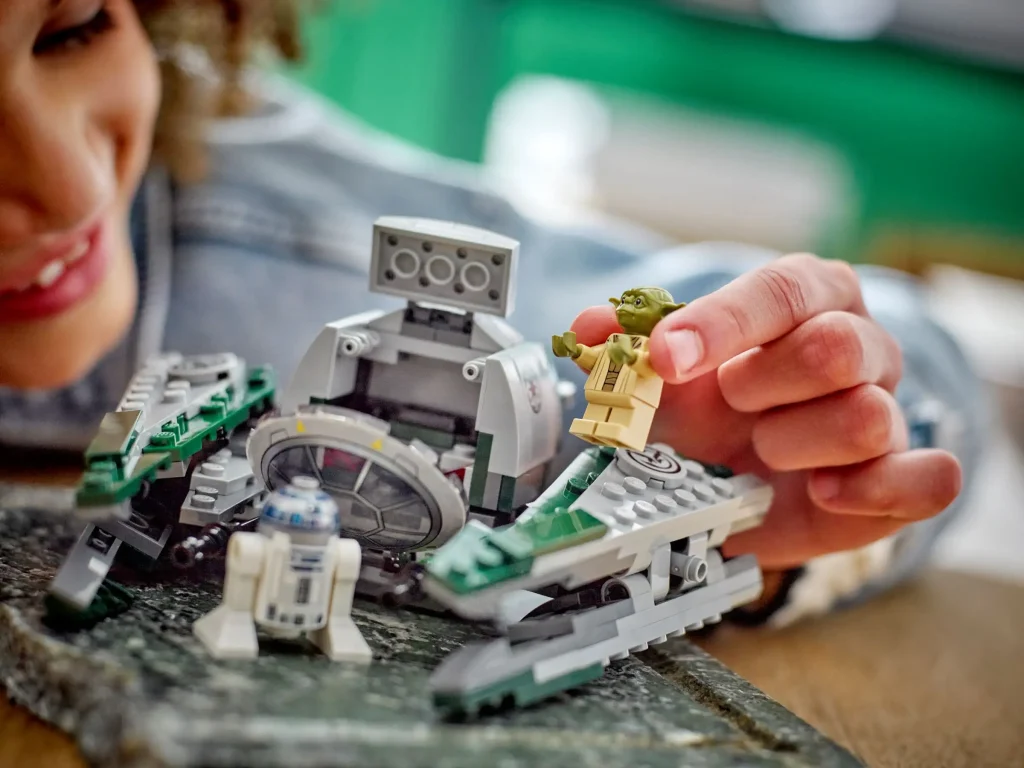 LEGO Star Wars 75360 Yodas Jedi Starfighter 09 1024x768